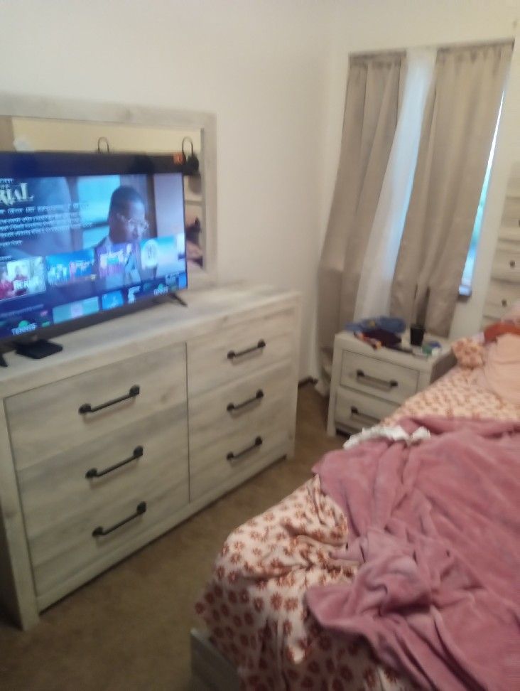 Bedroom Set And Or Let Out Couch Bed