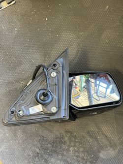 Passenger Mirror Tahoe 15-20
