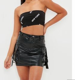 Leather skirt with buckles