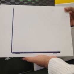 Apple MacBook Air M4 Xmax Deals $10 Down