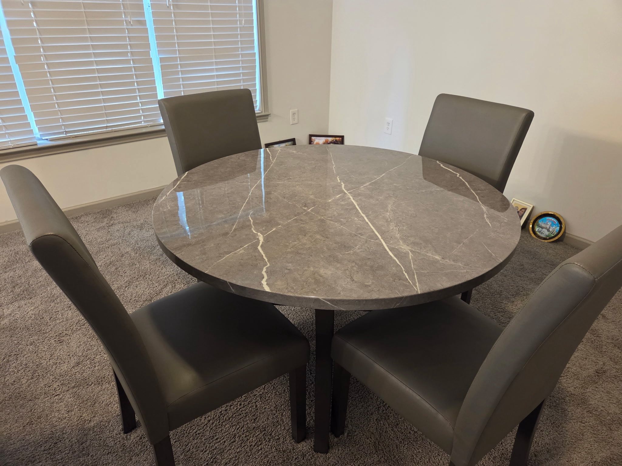 Living Room Table( Chairs Included