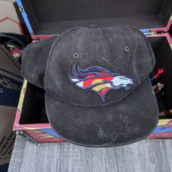 Hat Broncos