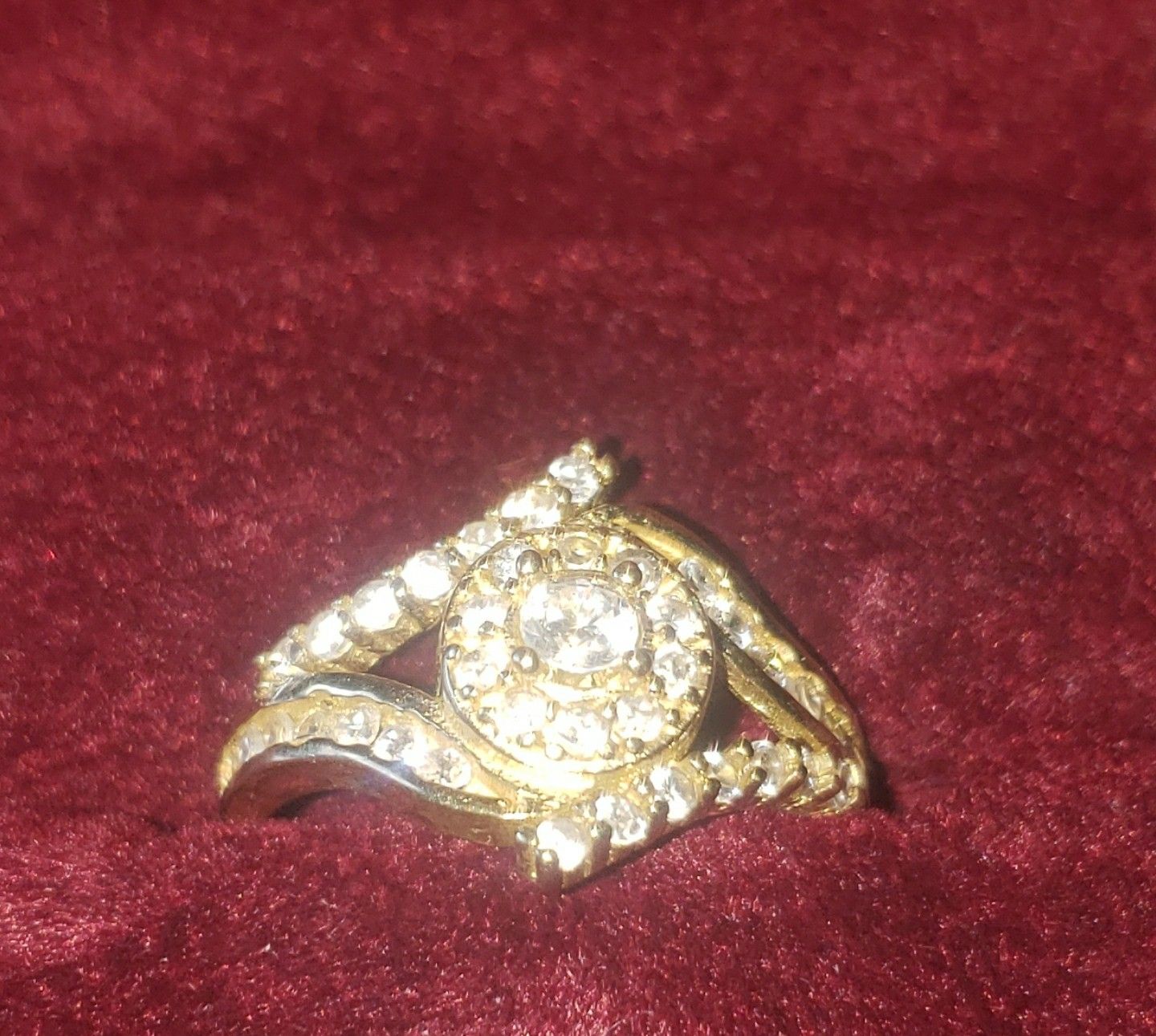 10kt gold ring cz stones ( real gold if up its available )