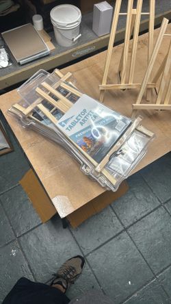 TABLETOP ARTIST EASELS