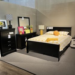 Queen Bed, Dresser, Mirror And Nightstand 