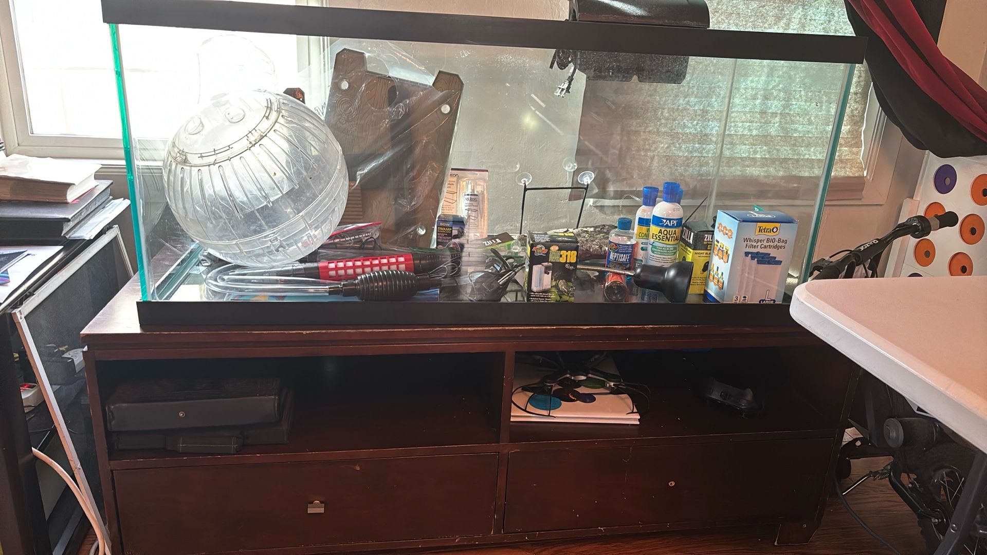 75 Gallon Fish Tank, Turtle Tank, (MAKE OFFER)