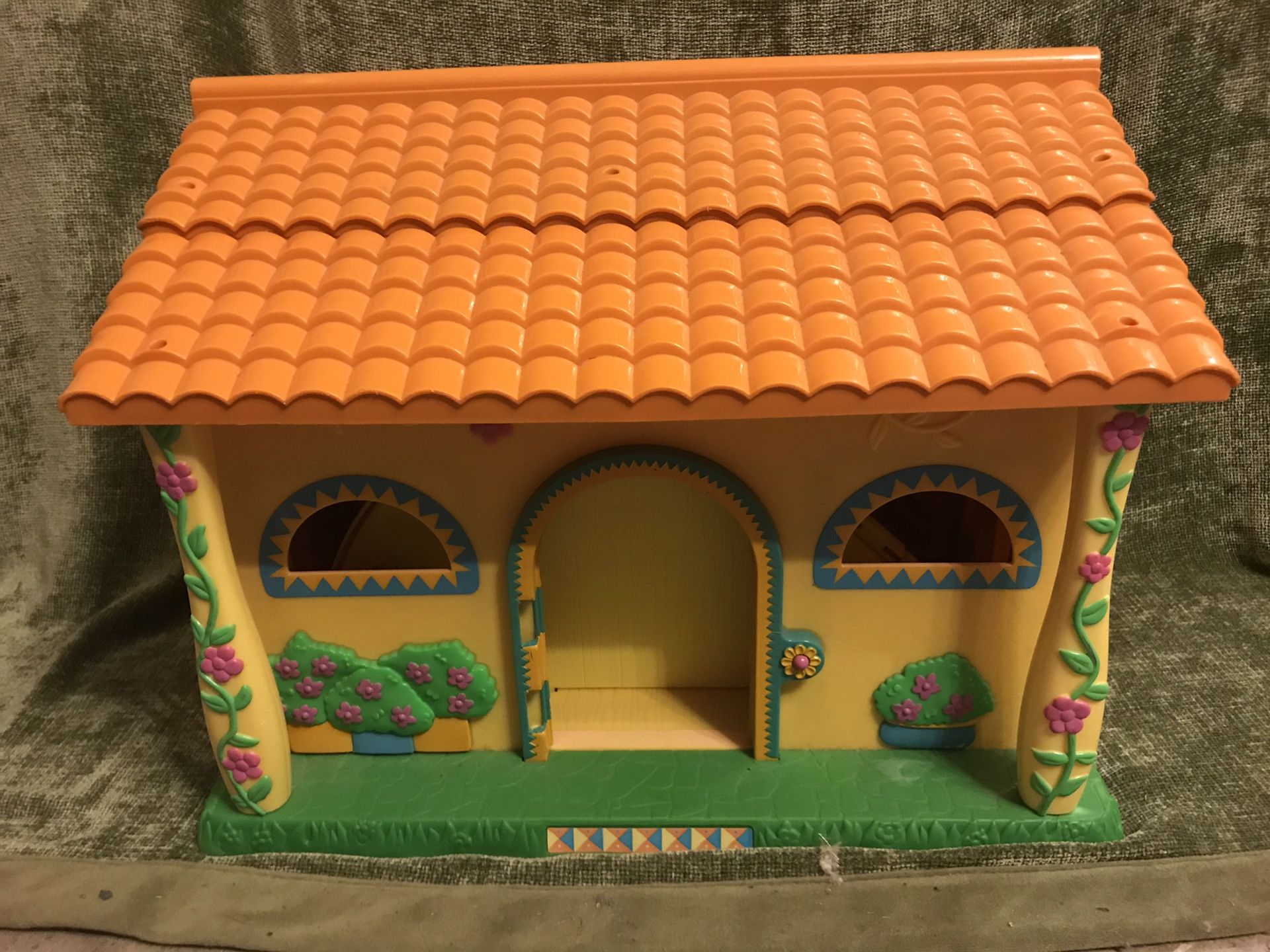 Fisher Price Dora’s Talking House w/ figurines & accessories