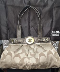 COACH SIGNATURE GARNET SATCHEL!!