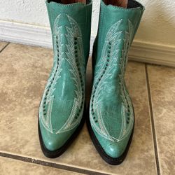 New Boots 7 / 5