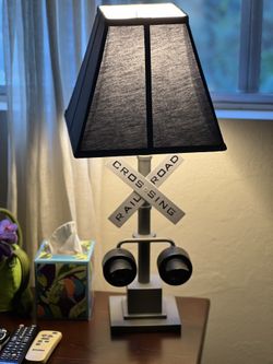 The Pottery Barn Electronic Lamp 