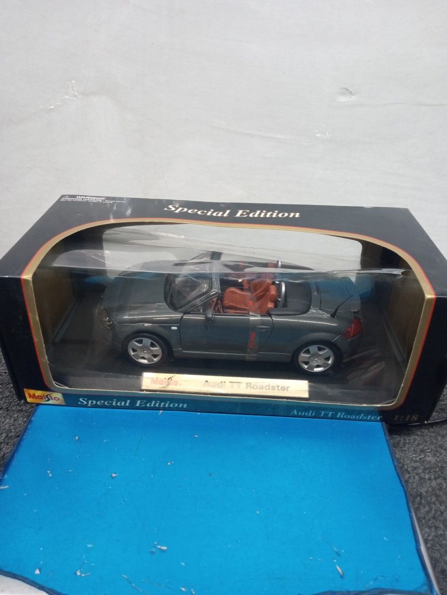 1/18 Maisto Audi TT Roadster Diecast Car