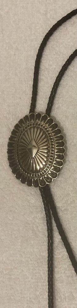 Vintage Metal Bolo Tie, Nice Silver and Black Enamel Style Design, Nice Western Design, 2 1/4" x 1 3/4", Quality, Heavy Duty, Country & Western, Cowbo