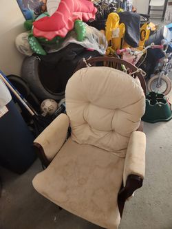 Baby rocking chair