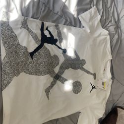 6 Brand New Pieces Of Clothing.