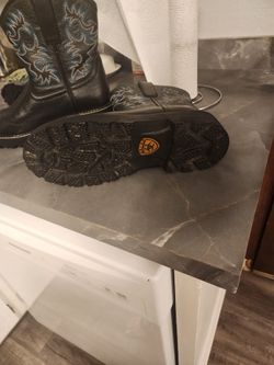 Ariat Boots Wemons Size 8 Brand New
