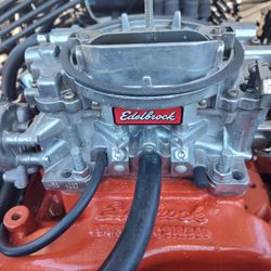 EDELBROCK 1406 Carb And A Replica Carburetor 