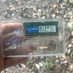 Crucial 4GB DDR4-2666 Laptop RAM (SODIMM)