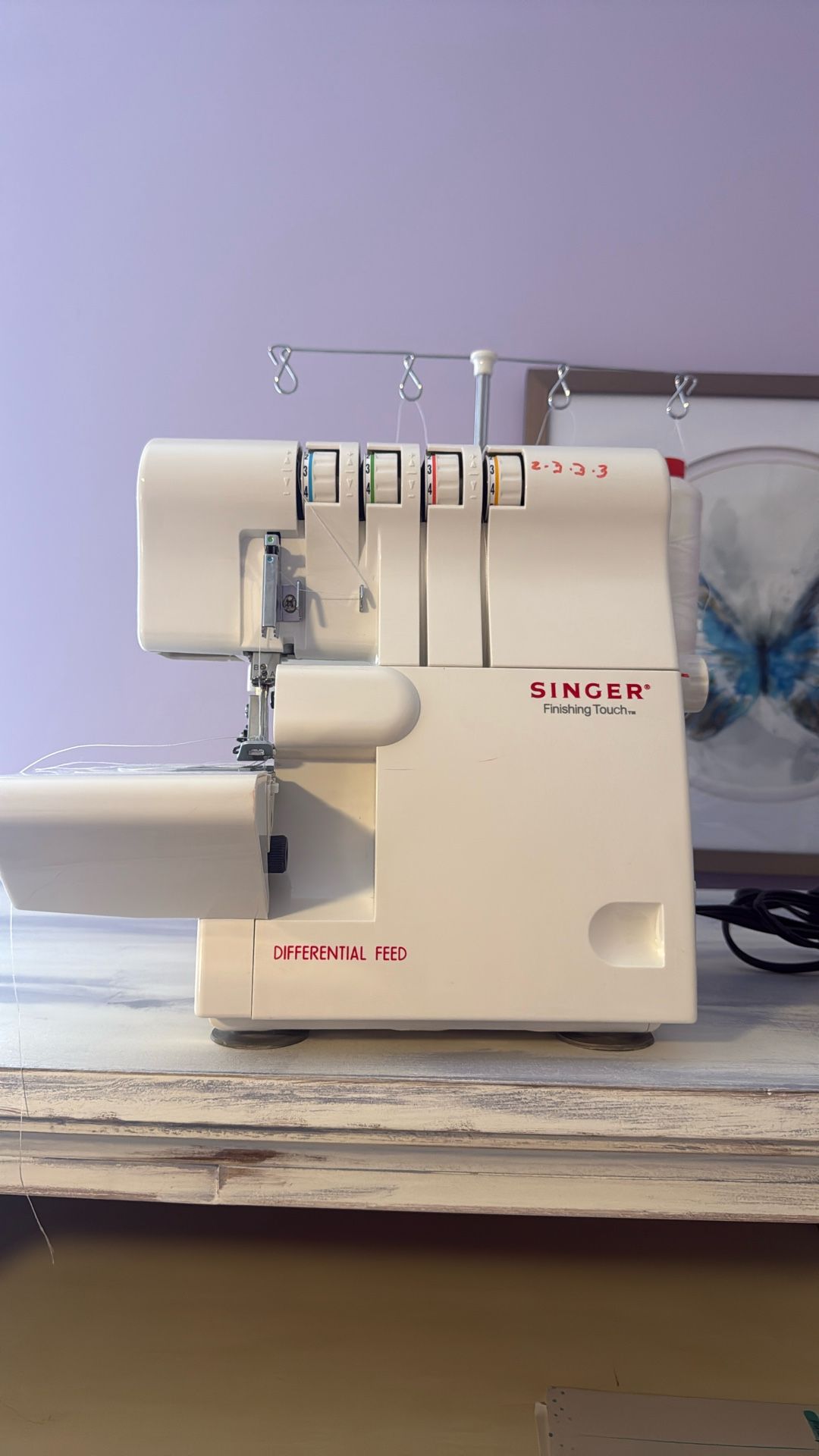 SINGER S0100 Metal Frame Serger |1-2-3-4 Thread Capability, Adjustable Tension & Stitch L