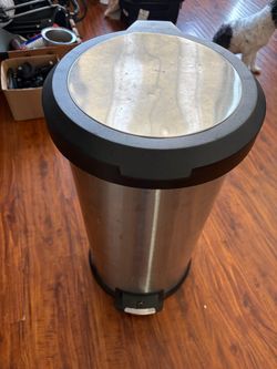 Aluminum trash can