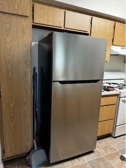 Insignia Fridge (NS-RTM18SS7)