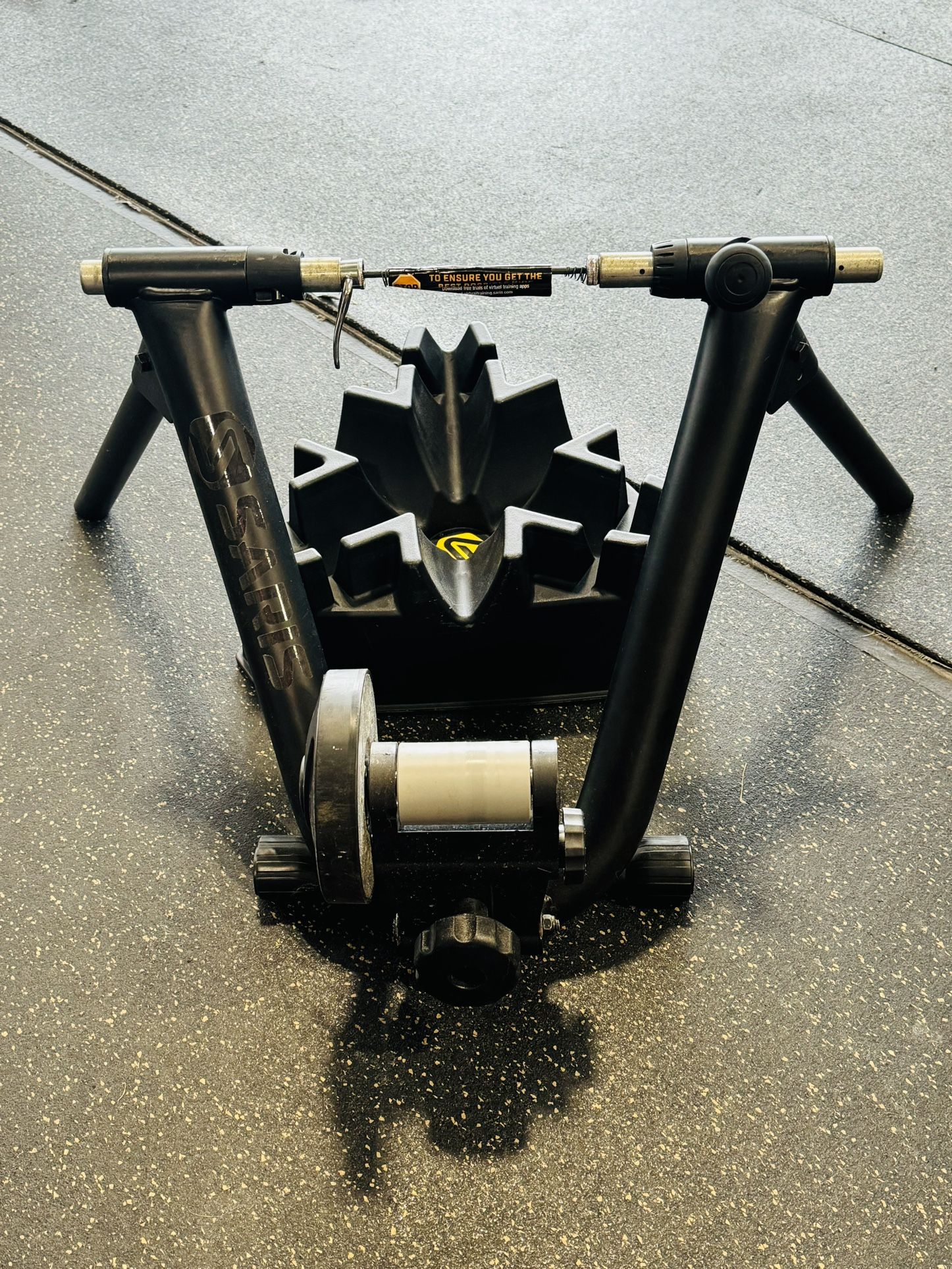 Saris Fluid2 Indoor Bike Trainer, Smart Equipped Option, Fits Road