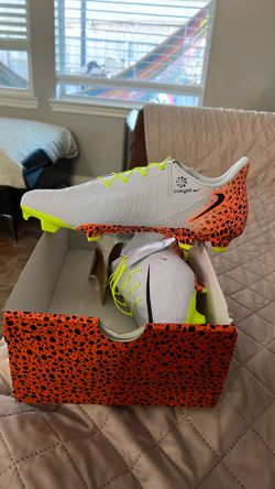 Nike Soccer Cleats Size 10.5