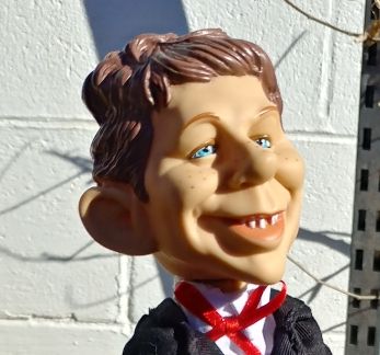 "1998" MAD T.V.....ALFRED E. NEUMAN doll