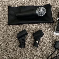 Shure SM 58, Live wire DI Box, Micromon MA 400, And more