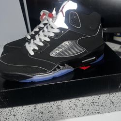 Jordan 5 Reimagined Mettalic 