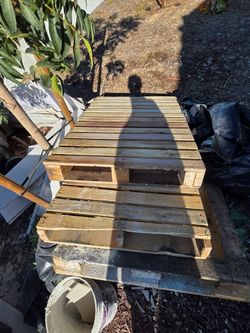 Free pallet to give