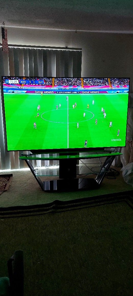 LG Flat Big screen TV  83"