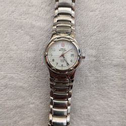 Women's Beautiful Swiss Army Watch