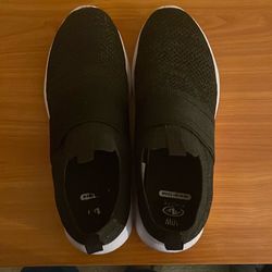 Athletic slip on shoes