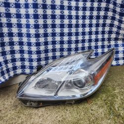 Left Tayota Headlight $50