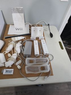 Nintendo Wii Console+Game Bundle with Accessories