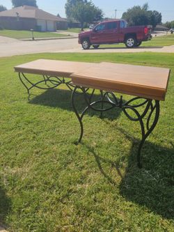 Coffee table and 1 end table