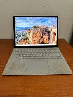 Microsoft Surface Laptop 2 Intel Core i5 1.90GHz 8GB Ram 256GB SSD Touchscreen