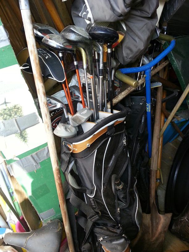 Golf clubs and bag all for only 40$