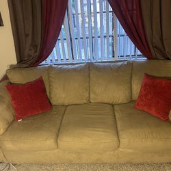 Tan Sofa Set With 4 Accent Pillows 