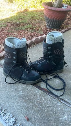 32 (Thirty Two) Snowboard Boots
