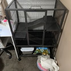 Cage With Tray 