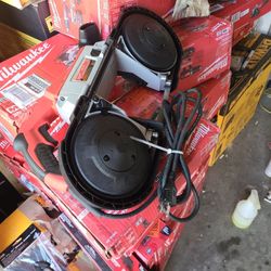 Milwaukee 11 Amp Deep Cut Variable Speed Band Saw