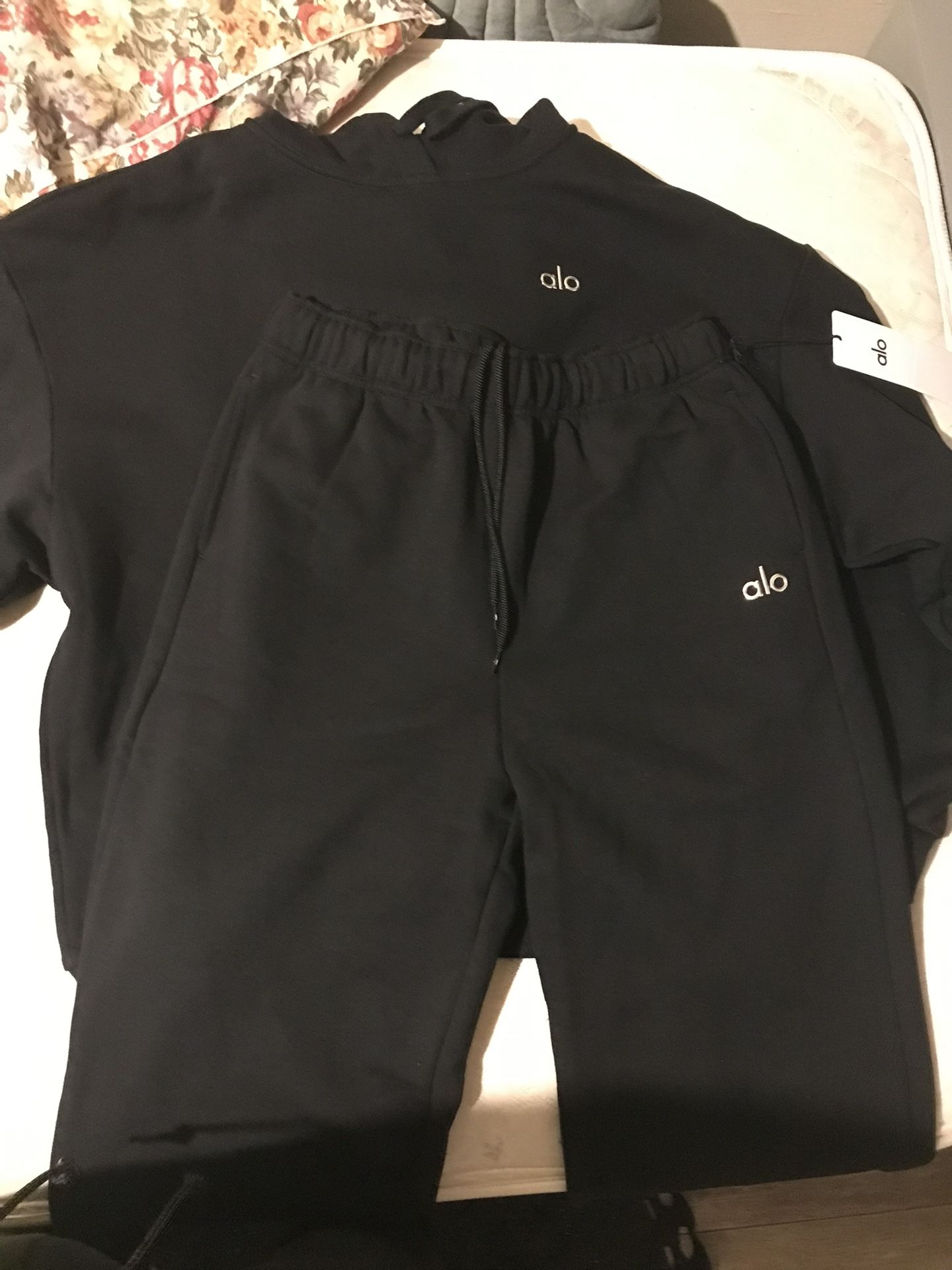 Alo Sweatsuit Brand New Size Large