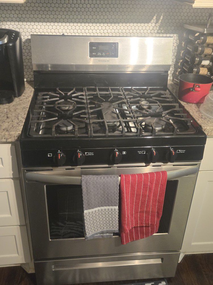 Frigidaire -Gas Stove with 5 burners