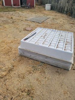 Plant grower pans. Maceteros para plantas