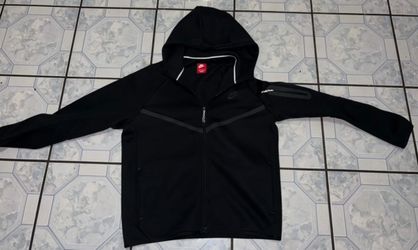 Nike tech large