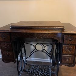 1911 Singer Sewing Machines 