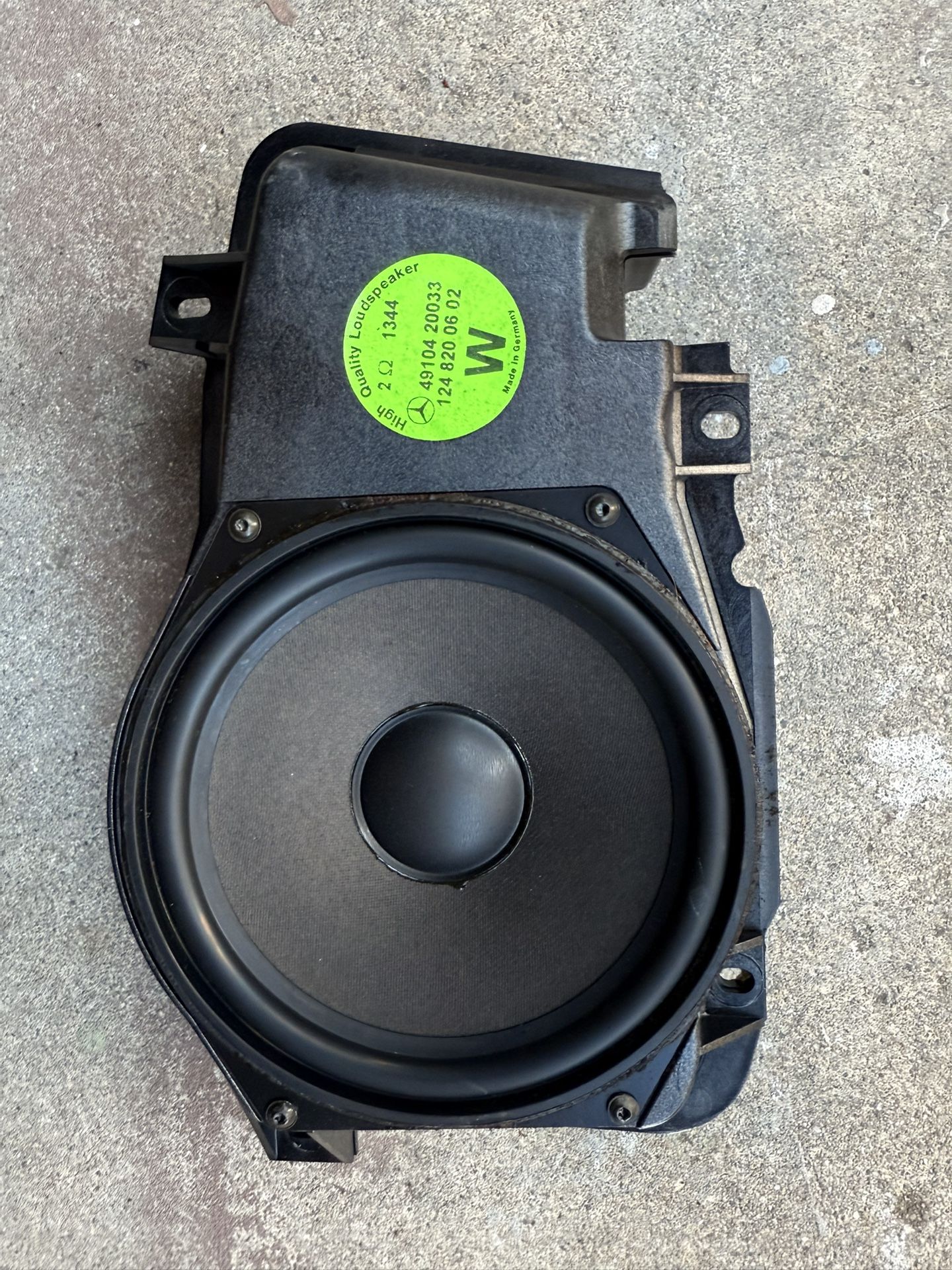 W124 Active Bass Door Speaker