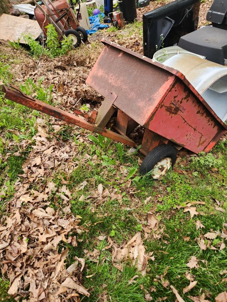 Montgomery Ward Yard/Lawn Dump Trailer