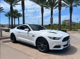 2015 Ford mustang GT Clean title